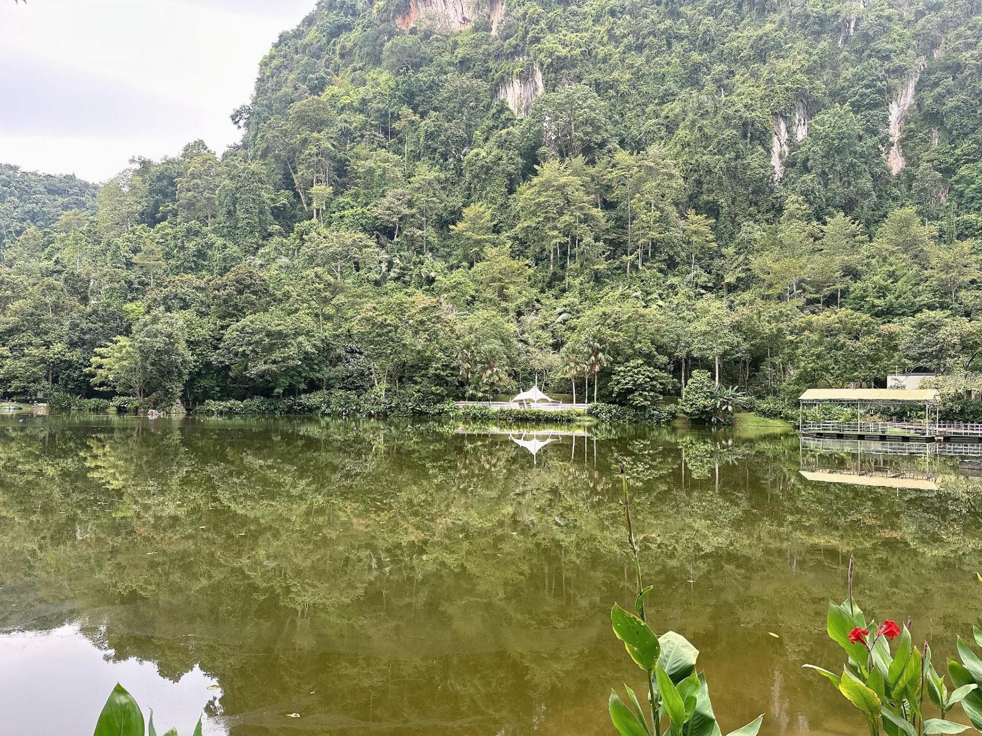 Lakeside 4pax Apartment
